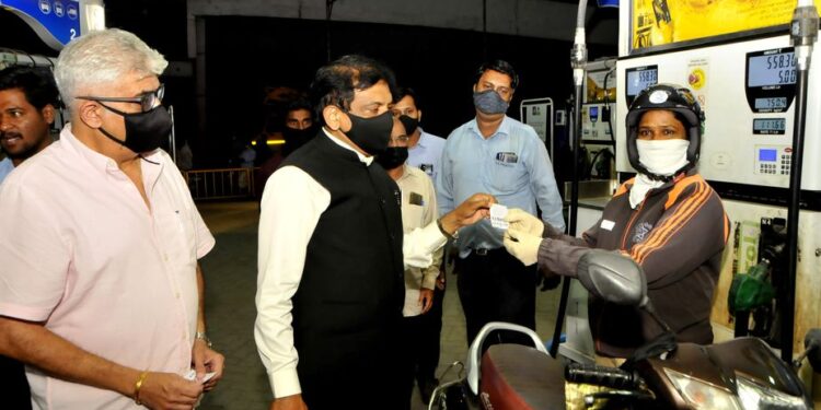 औरंगाबादेत लस प्रमाणपत्र दाखविल्यानंतरच पेट्रोल