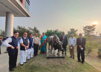 निर्मला सीतारामन यांची गिफ्ट सिटीला भेट