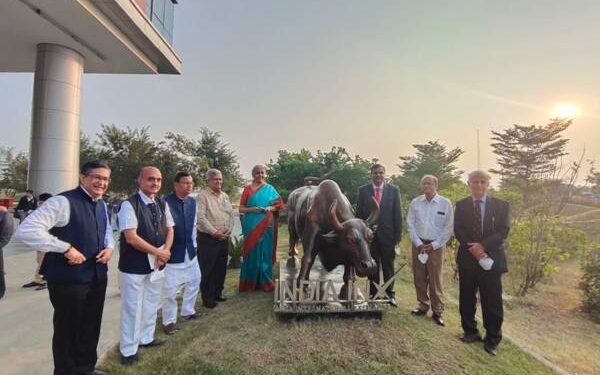 निर्मला सीतारामन यांची गिफ्ट सिटीला भेट