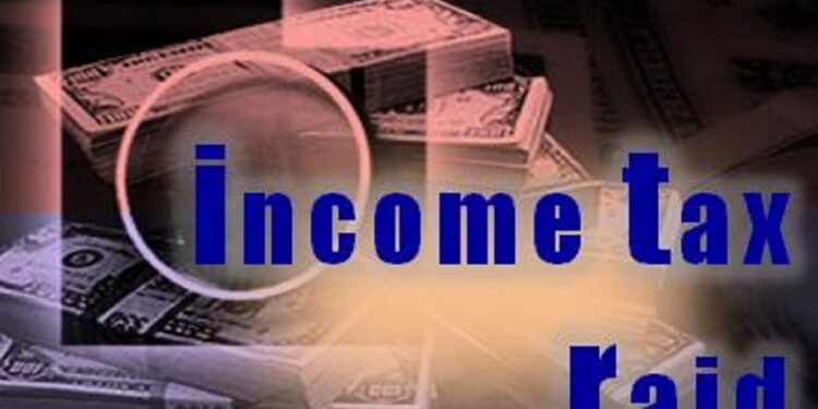 अत्तर व्यावसायिकांवर प्राप्तिकरचे छापे