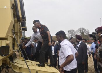 लष्करप्रमुख नरवणे पुणे दौ-यावर