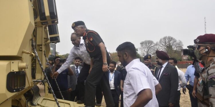 लष्करप्रमुख नरवणे पुणे दौ-यावर