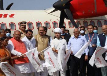 मुंबई-केशोड मार्गावर विमानसेवा सुरू