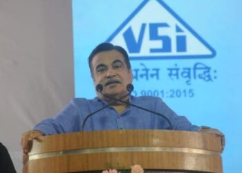 पुण्यात इथेनॉल विक्रीचे पंप सुरू व्हावेत : गडकरी