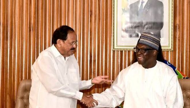 जागतिक संवादावर उपराष्ट्रपतींचा भर