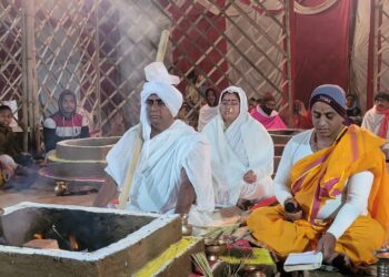 वृंदावनमध्ये यज्ञेश्वर शास्त्री सेलूकर यांचा भव्य यज्ञ